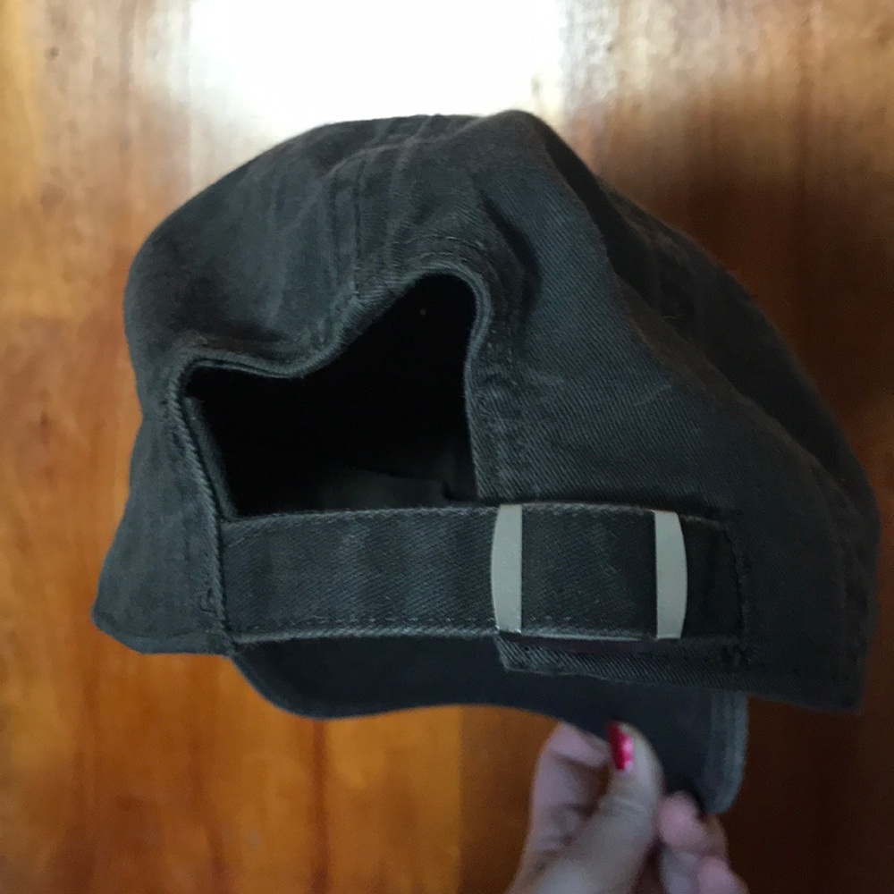 Pink gray hat - Picture 3 of 3